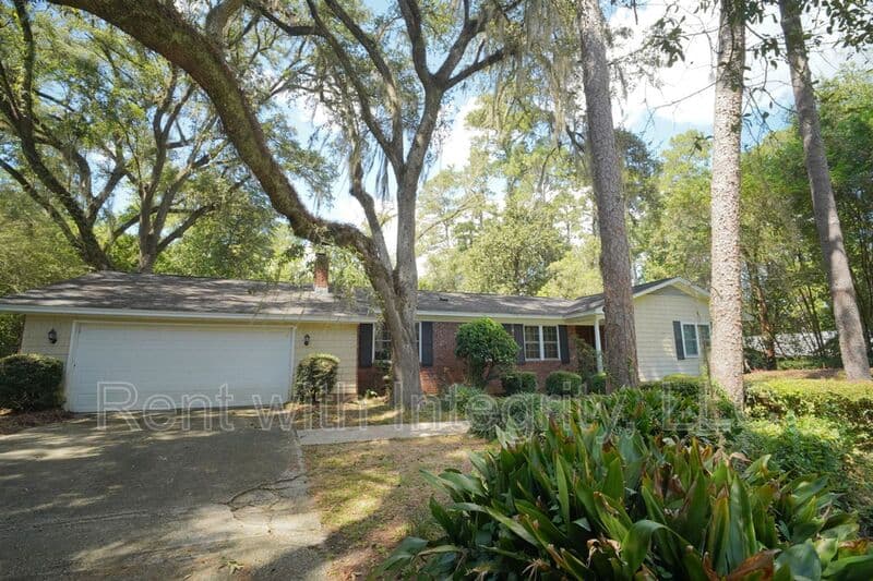Tallahassee House: 2328 Armistead Road