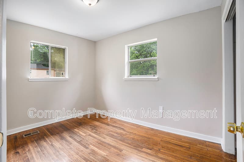 Birmingham House: 3613 Maple Avenue Southwest