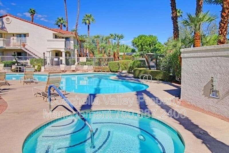 Palm Springs Condo: 500 S. Farrell Drive
