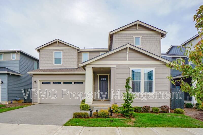Washougal House: 359 W Koa St