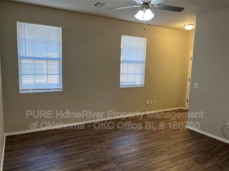 Edmond Condo: 206 Ashley Dr