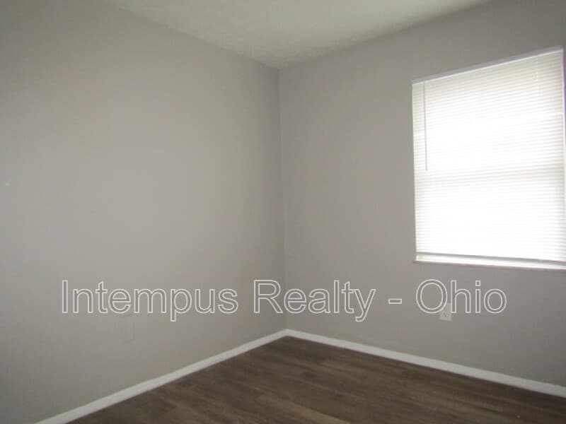 Cincinnati House: 6941 Gracely Dr