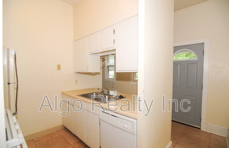 Minneapolis Condo: 1015 13th Avenue Southeast - 2