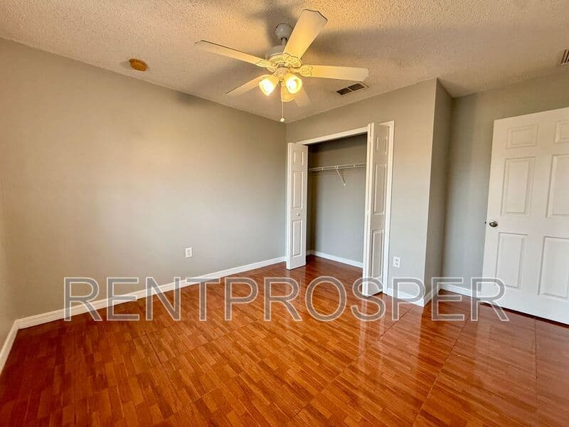 Kissimmee House: 677 Elbridge Dr