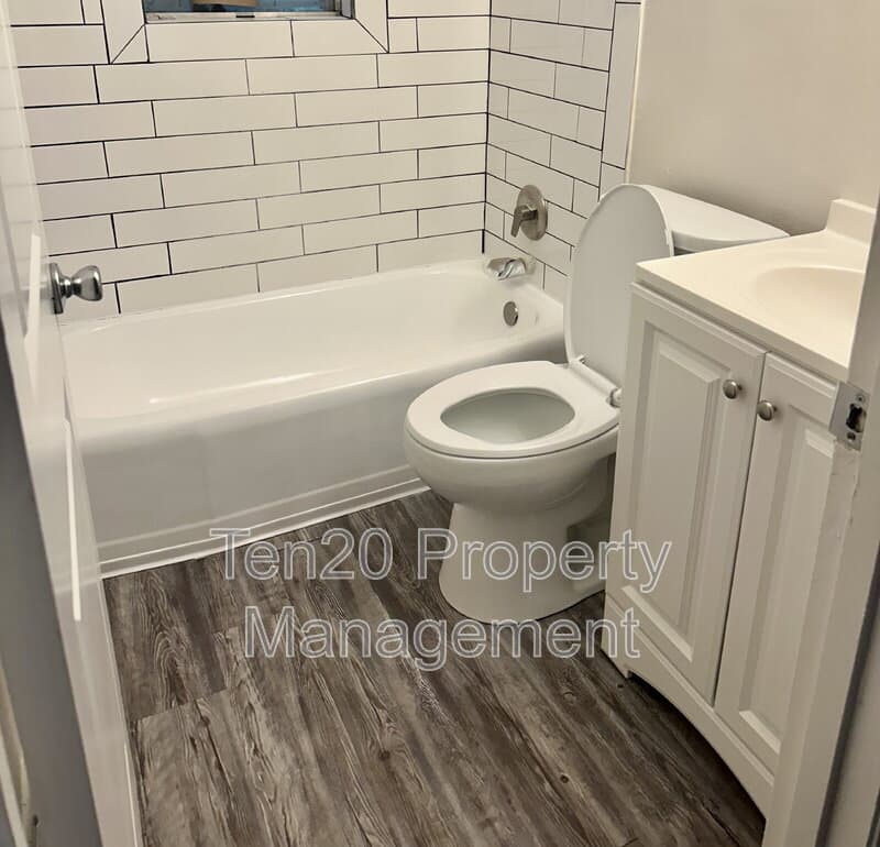 Columbus House: 817 Ragland Court