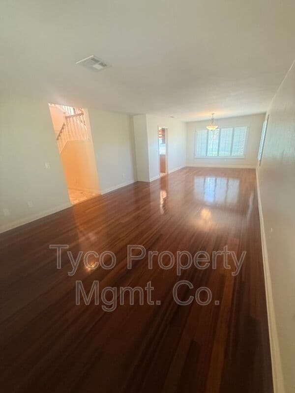 Bonita House: 526 Trailridge Drive