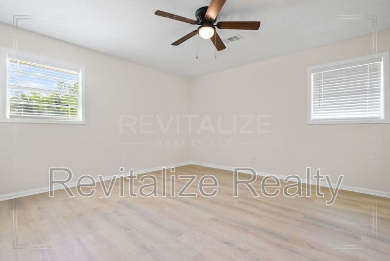 Gulfport House: 2531 W David Drive