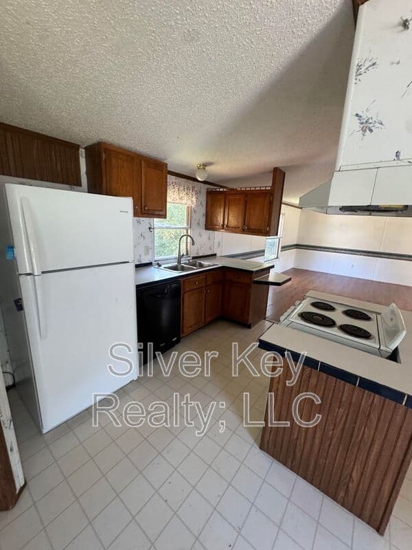 Riceville House: 673 County Road 135