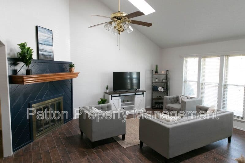 Amarillo House: 5761 Wabash Street