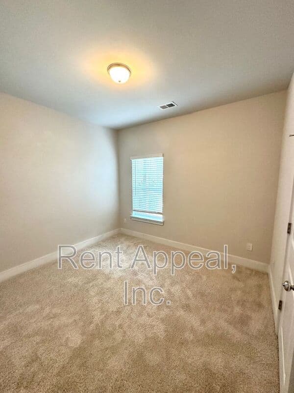 Doraville House: 3779 Oxford Circle