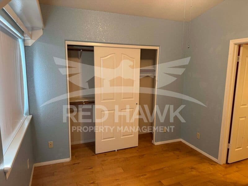 Tempe House: 25 W La Vieve Ln