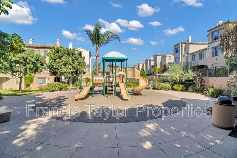 San Marcos House: 633 Kellogg Street