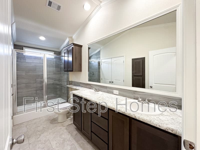 Oak Point House: 153 Cabrera Street