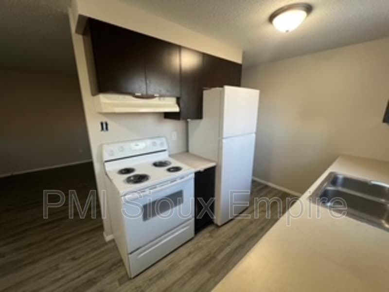 Sioux Falls Condo: 440 S. Western