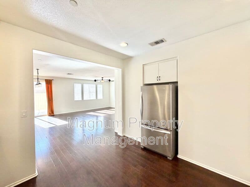 Temecula House: 28075 Calle Bonita