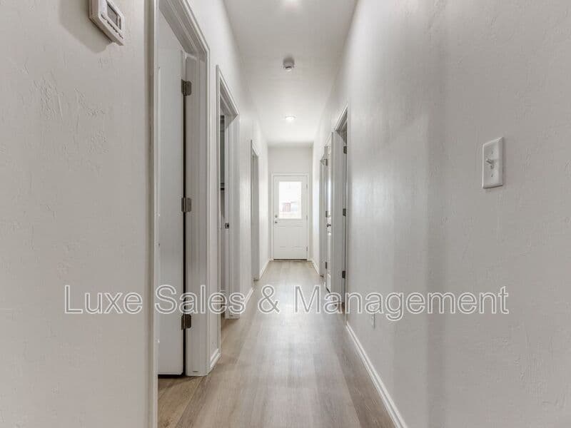 El Reno House: 1501 Pavy Parkway