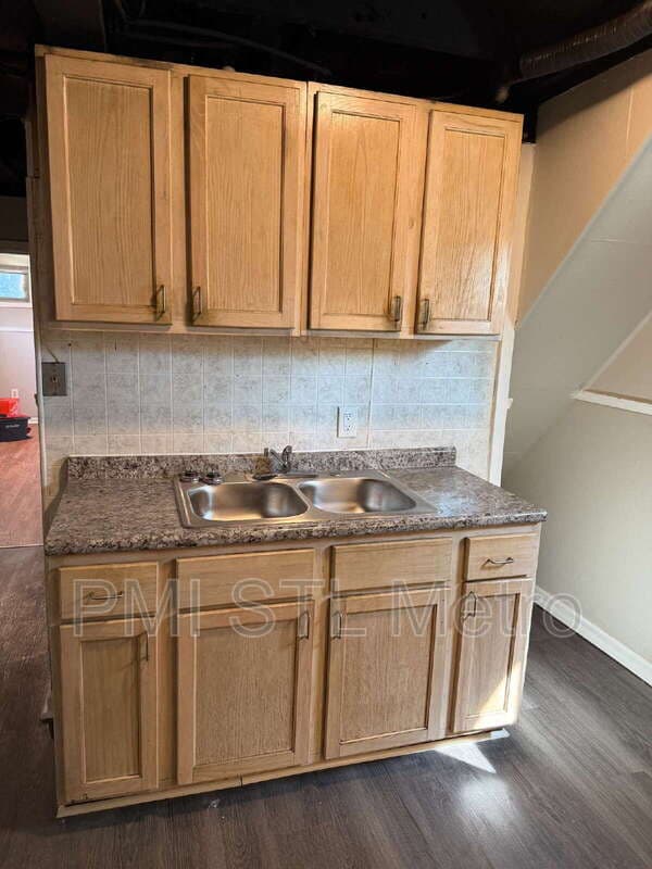 St. Louis House: 5548 Jennings Station Road