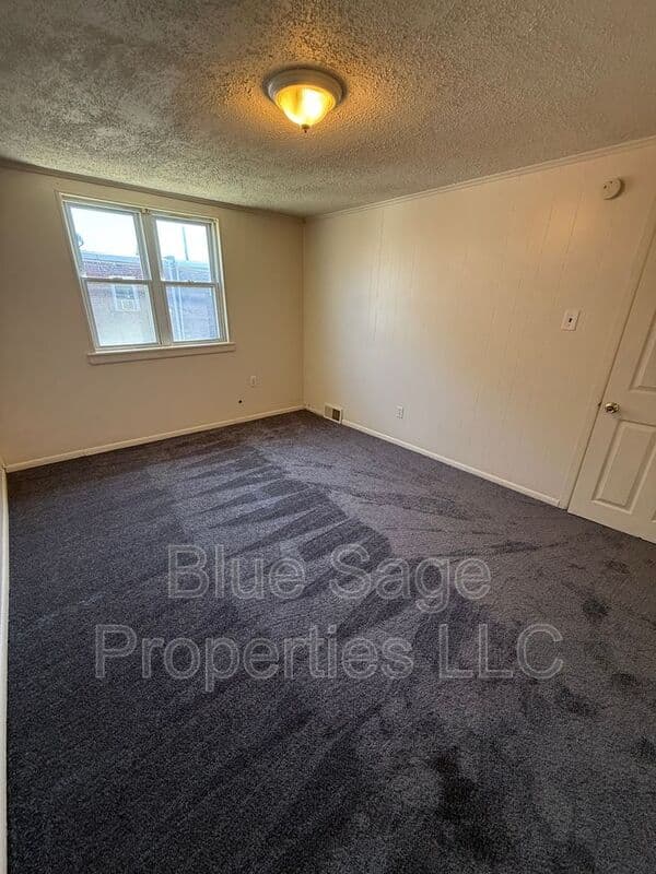 Linwood House: 1427 Simpson St
