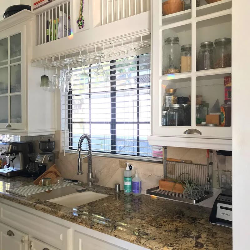 Orange Condo: 700 E Lake Dr