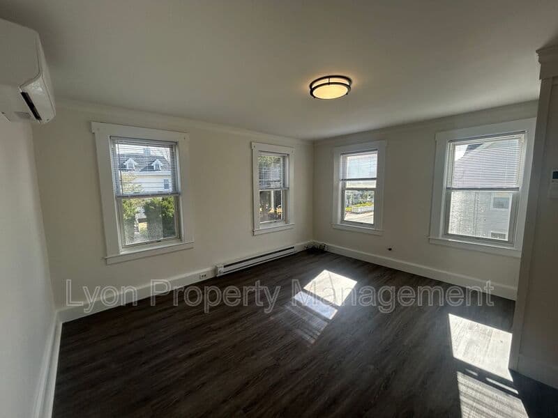 Putnam Condo: 338 Church St