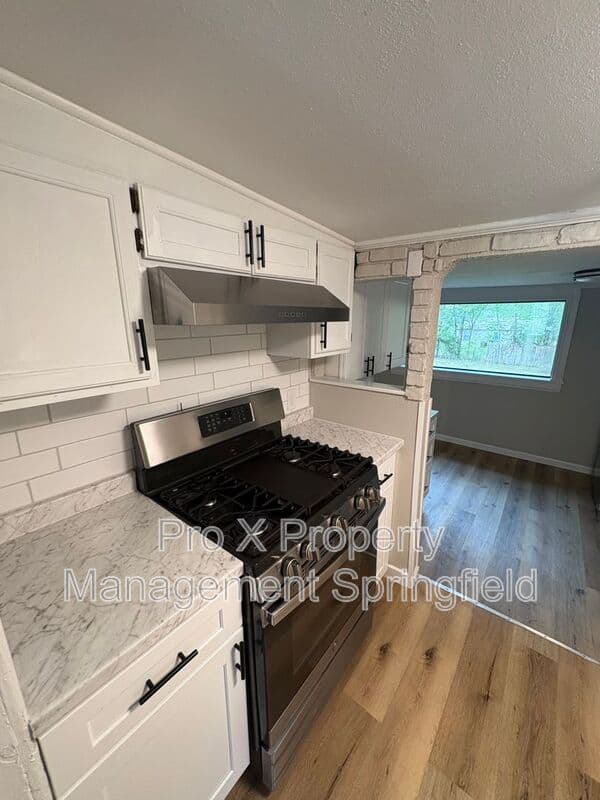 Springfield House: 2260 North Main