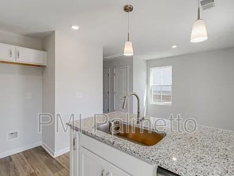 Columbia House: 3022 Harborview Drive
