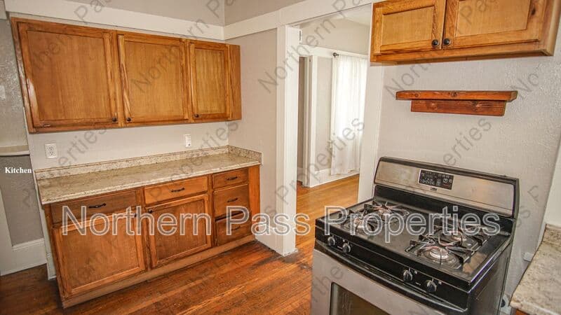 El Paso House: 7600 Franklin Dr. Front