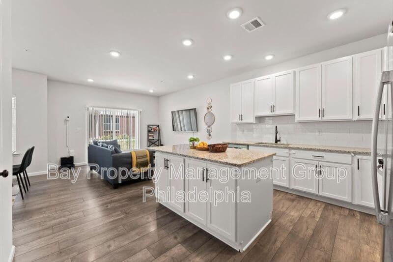 Norristown House: 230 Honey Ln