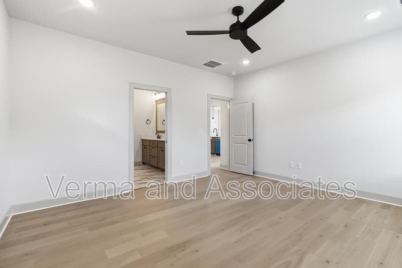 Centerton House: 1041 Whistler St