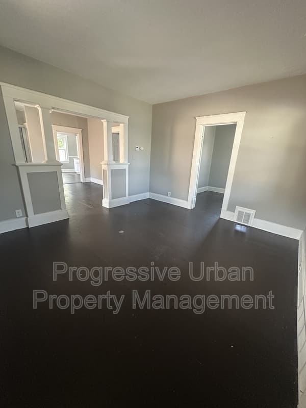 Cleveland Condo: 4609 Behrwald Avenue - Upstairs
