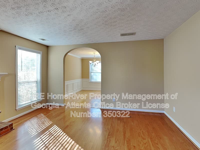 Alpharetta House: 1155 Winthrope Chase Dr