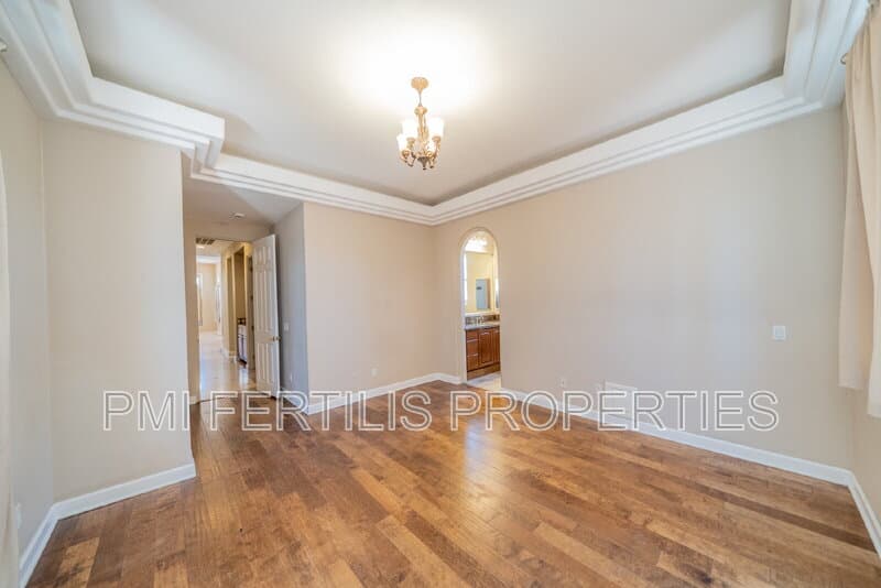 Riverside House: 17425 Cyrus Lane