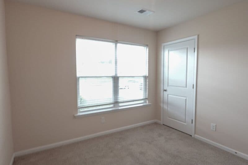 Pooler House: 44 Hawkhorn Ct