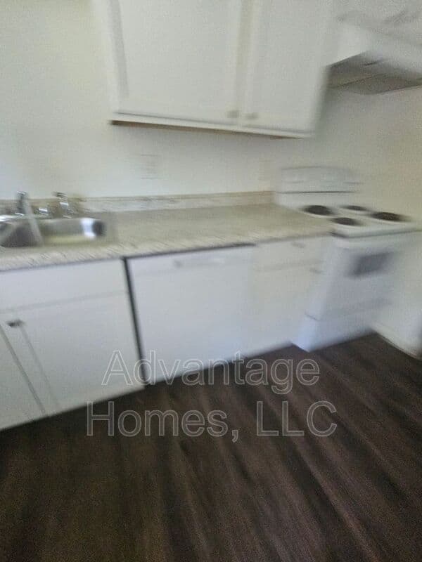 Kansas City House: 746 N 70th St