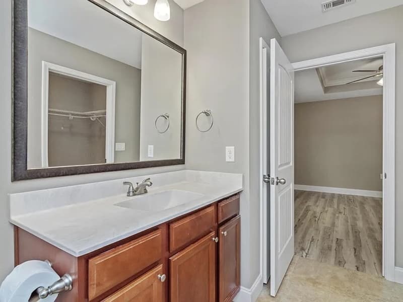 Crestview House: 407 East Field Avenue