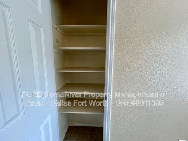 Haslet House: 809 San Miguel Trl