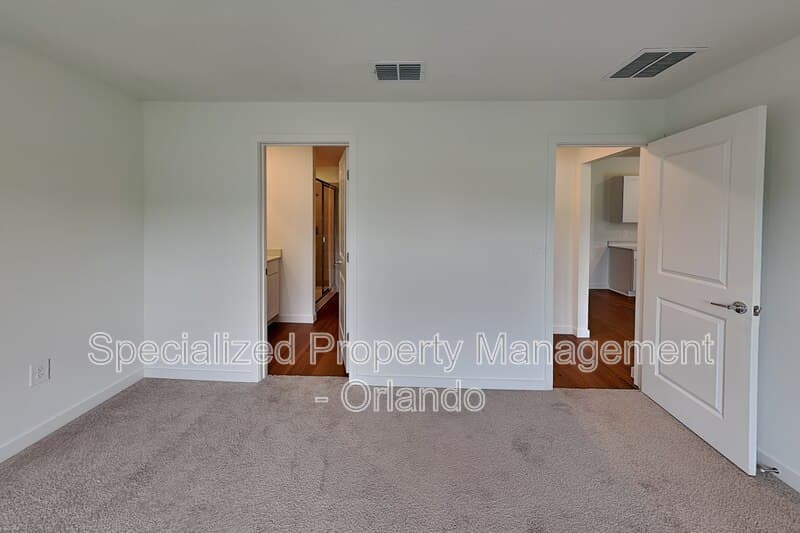 Ocala House: 4838 NW 16th Ln