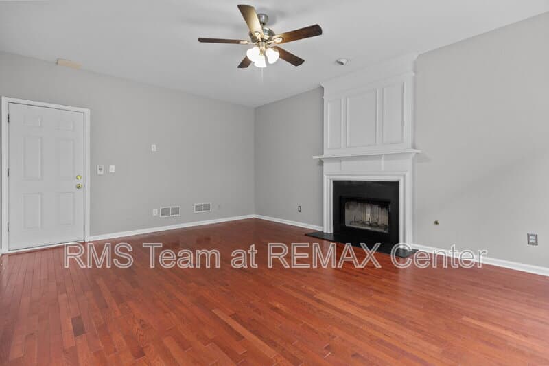 Duluth House: 2315 Hiawassee Dr
