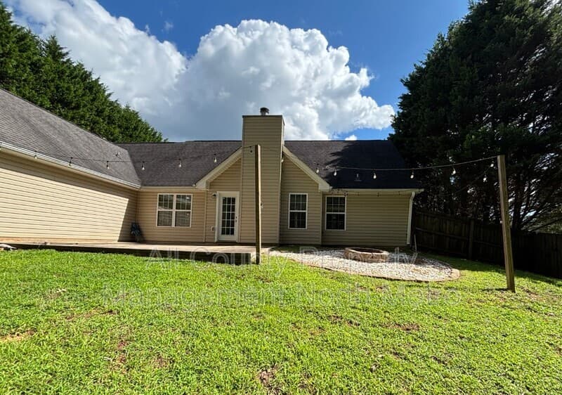 Gainesville House: 4710 Middleboro Lane