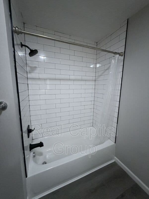 Glenville House: 397 Ballston Rd