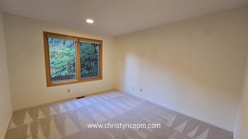 Redmond House: 16323 NE 50th Way