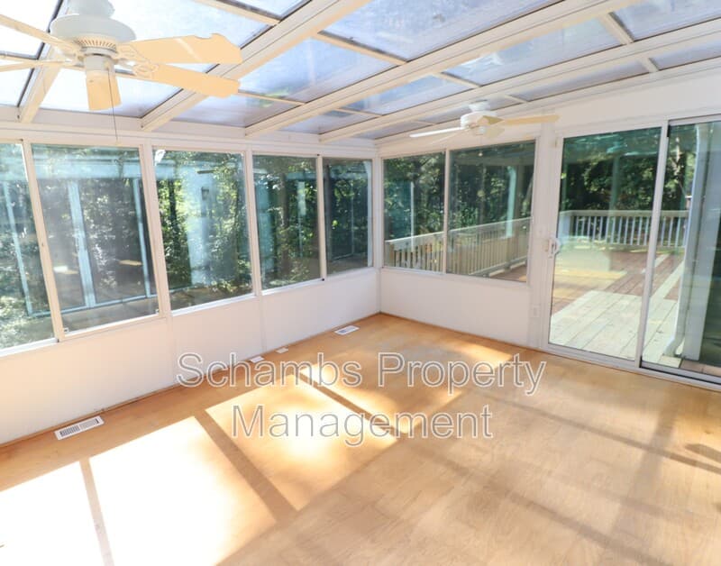 Cary House: 105 Cameron Ct