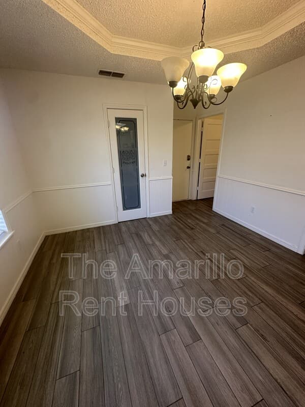 Amarillo House: 7040 Fulham Dr