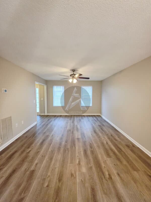 Cartersville House: 102 Westside Chase Southwest