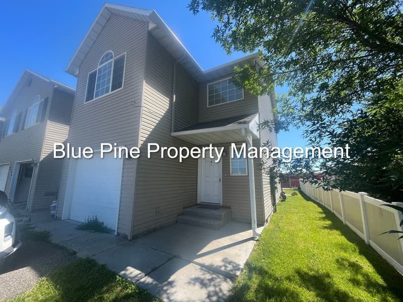 Idaho Falls Townhome: 2488 Prospect Drive
