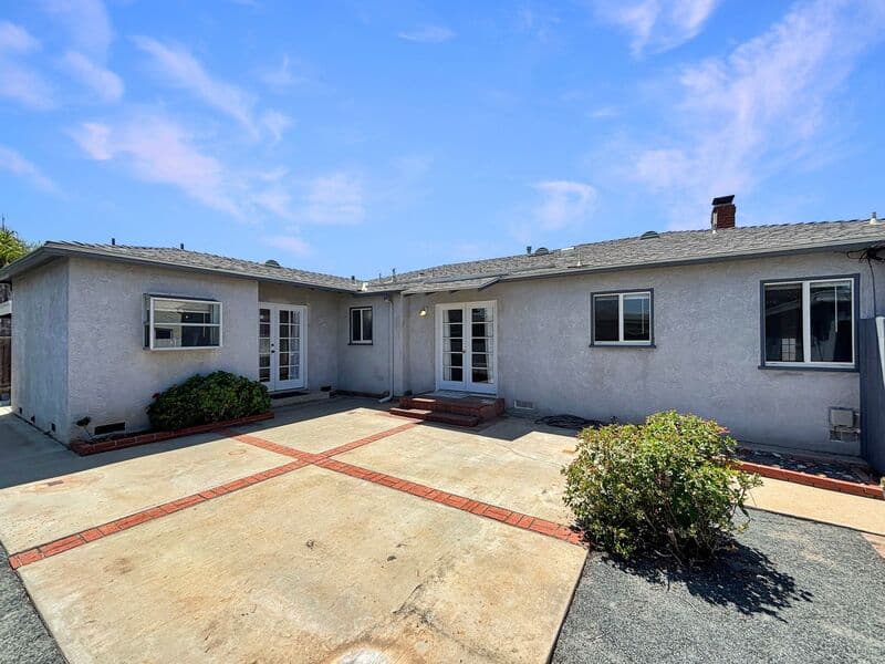 La Mesa House: 7340 W Point Ave