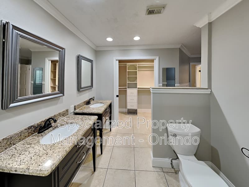 Longwood House: 220 S Fox Chase Pt