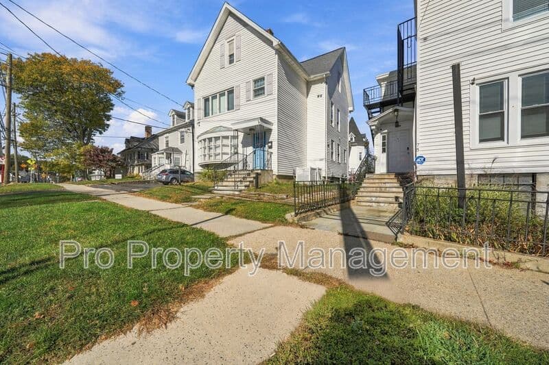 Danbury House: 77 West St.