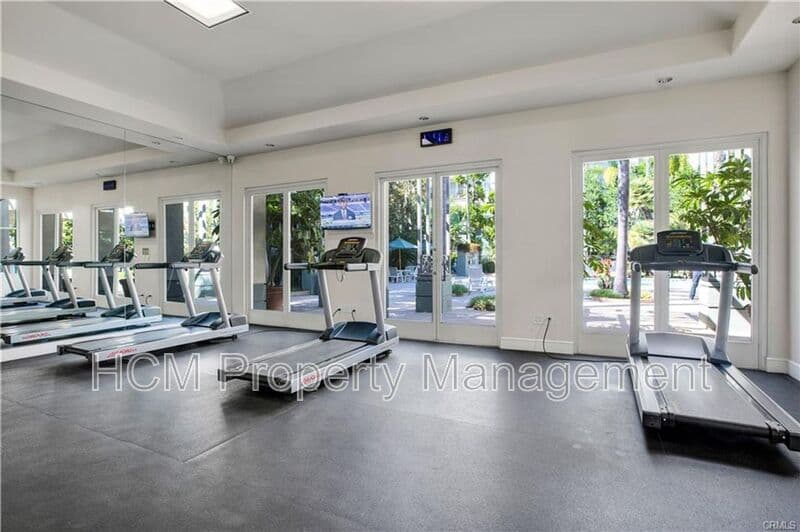 Irvine House: 2233 Martin