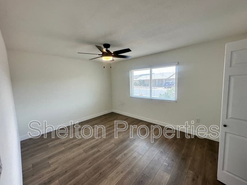 Sun City House: 10806 W Camelot Cir